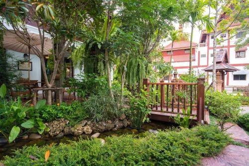 Rich Garden House Hotel