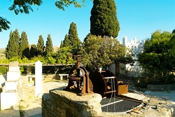 Hotel Lefkes Village