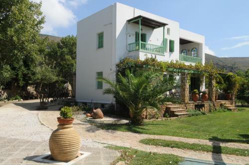 Pegasus Studios & Apartments
