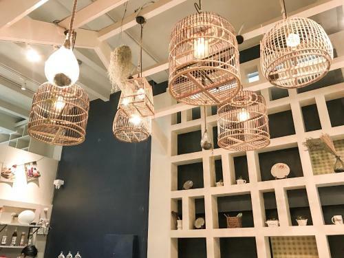 Kinnon Deluxe Hostel Coworking Cafe