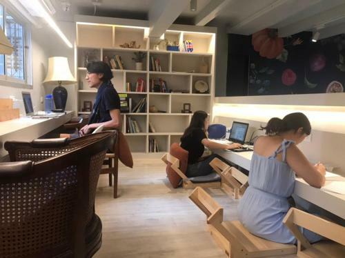 Kinnon Deluxe Hostel Coworking Cafe
