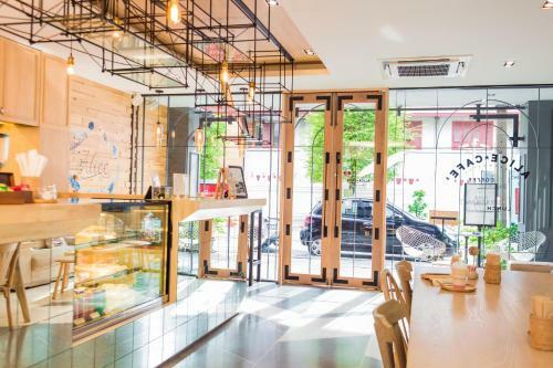 Issara By D Hostel