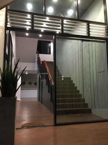 Hotel Red Door