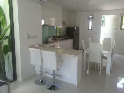 3 Bedroom Contemporary Pool Villa Mandina