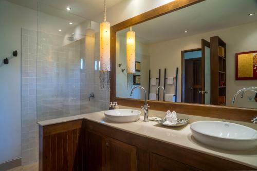 Beachfront Resort Villa Baan Lotus 4br