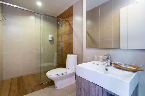 Hotel The Thames Pool Access Resort & Villa