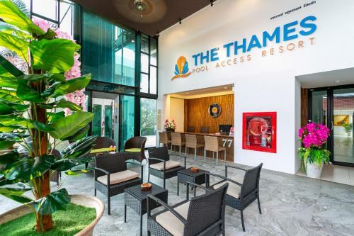 Hotel The Thames Pool Access Resort & Villa