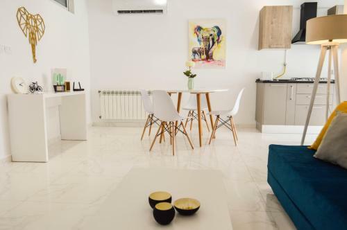 Luxury Apartment In La Marsa - 2 Bed 2 Bath