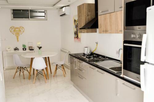 Luxury Apartment In La Marsa - 2 Bed 2 Bath