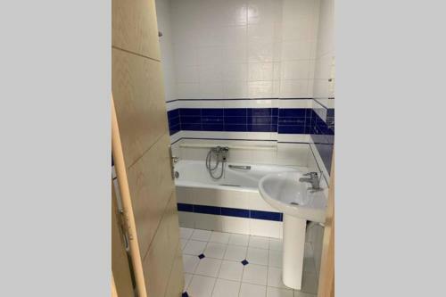 Airbetter - Beachfront 3 Bedroom Apartment In Kelibia