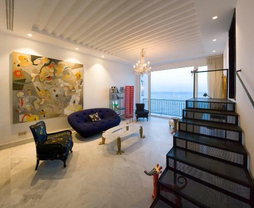 Hostal Maison Dedine