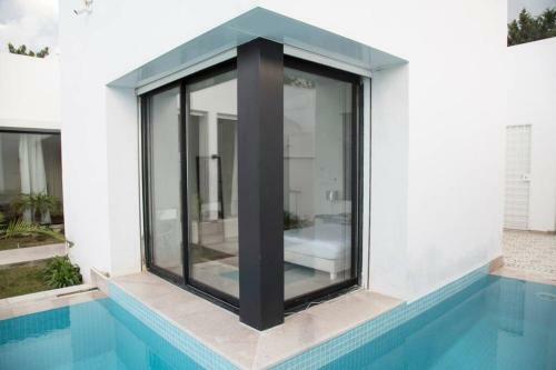 Les Verri�res De Gammarth: Villa Moderne +piscine