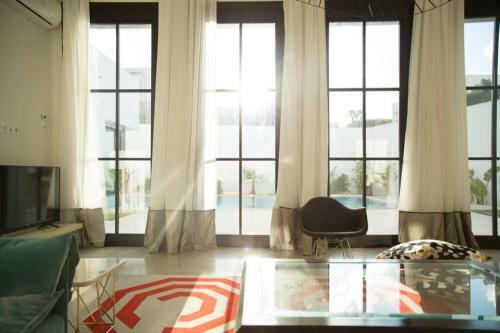 Les Verri�res De Gammarth: Villa Moderne +piscine