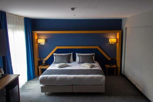 Roof 264 Hotel & Suites