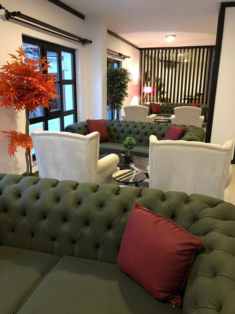 S�vari Hotel