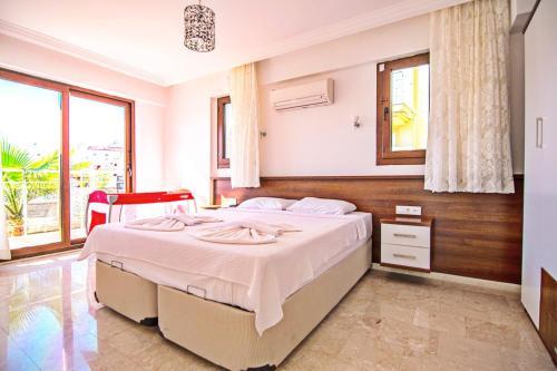 Aquamarine Apartments A1