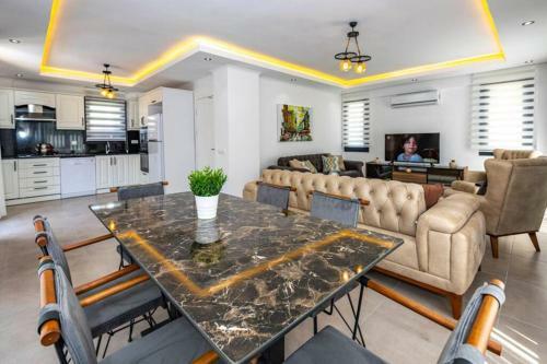 Villa Violet-4 Bedroom Holiday Villa-�l�deniz