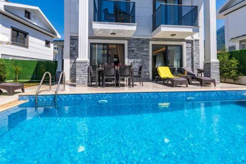 Villa Violet-4 Bedroom Holiday Villa-�l�deniz