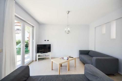 Ahatli Villa Sleeps 6 Pool Air Con