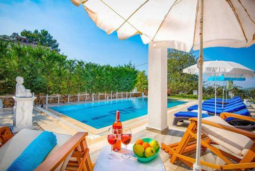 Unique Villa C