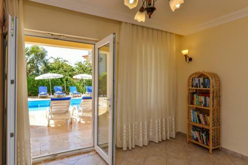 Villa K?l?�- 5 Bedroom Holiday Villa In Oludeniz