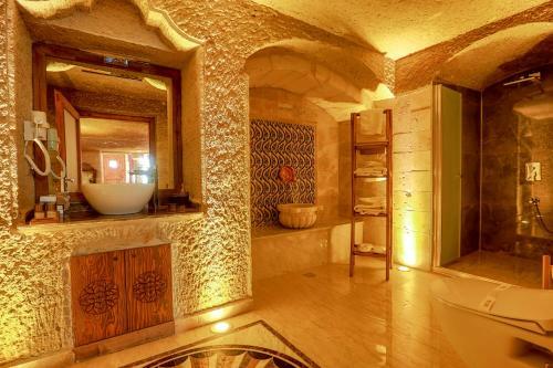 Hotel Ada Cave Suites