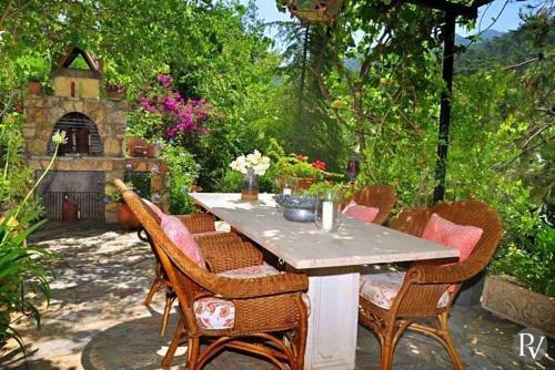 Marmaris Villa Sleeps 7 Pool Air Con Wifi