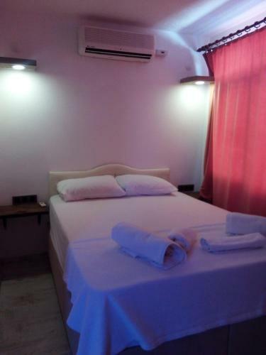 Hotel Monk Island Guesthouse