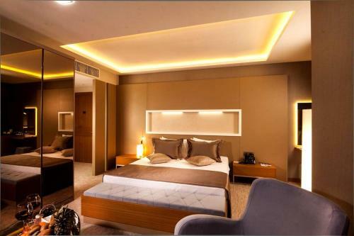 Majura Hotel Business