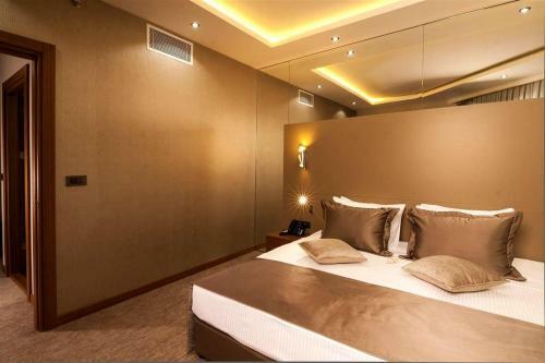 Majura Hotel Business