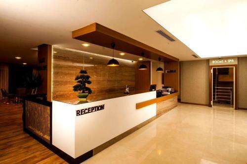 Majura Hotel Business