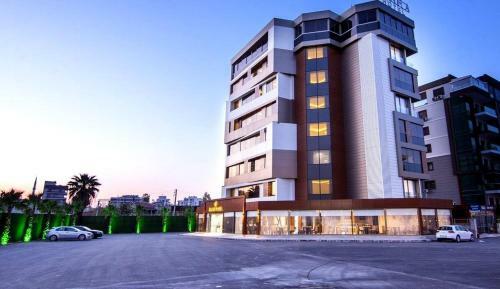 Majura Hotel Business