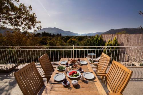 Keciler Villa Sleeps 6 With Pool Air Con And Wifi