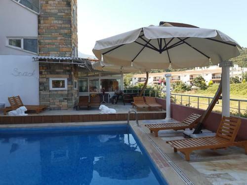 Selina Hotel