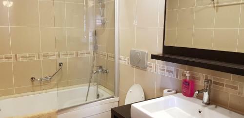 Whispering Sands Self Catering Apartment Resort