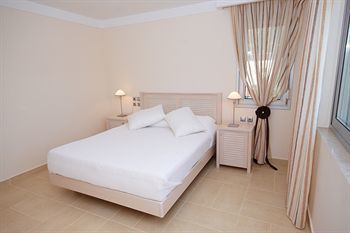 Aparthotel Almiriki Hotel