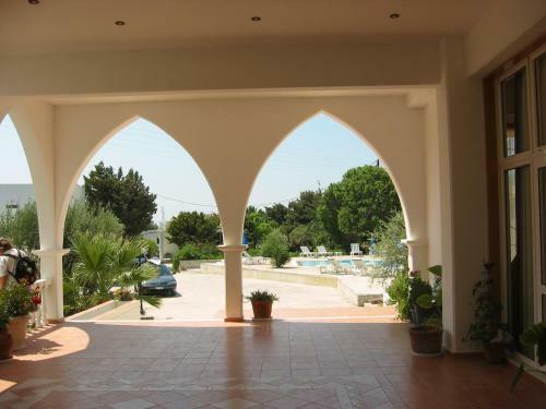 Aparthotel Eristos Beach Hotel