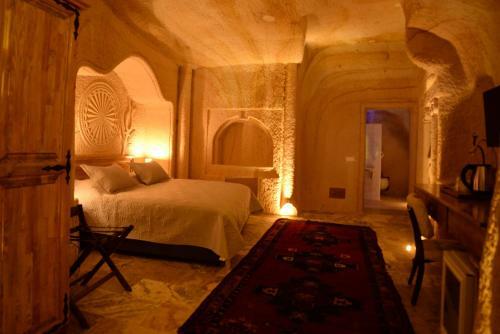 Crassus Cave Hotel
