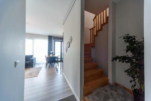 Hotel Green Hills Suites
