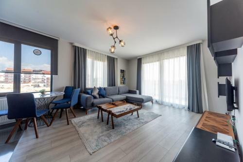 Hotel Green Hills Suites