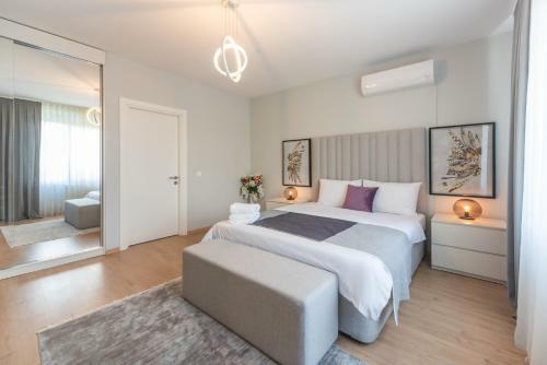 Hotel Green Hills Suites