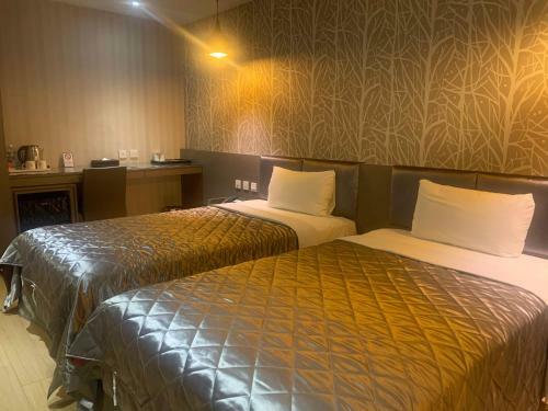 Fine Hotel