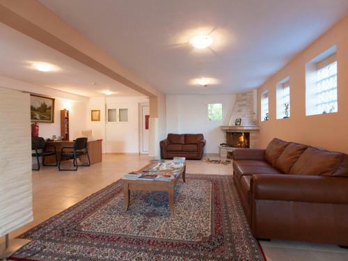 Elatos Apartments