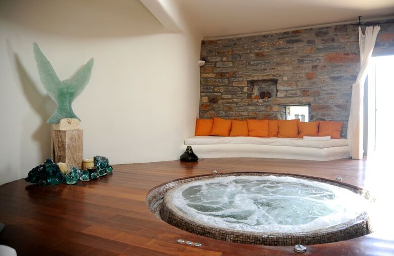Hotel Aigis Suites