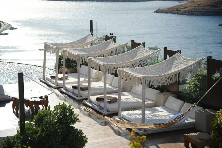 Hotel Aigis Suites