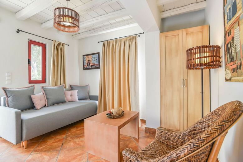Varos Village Traditional Hotel