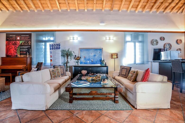 Varos Village Traditional Hotel