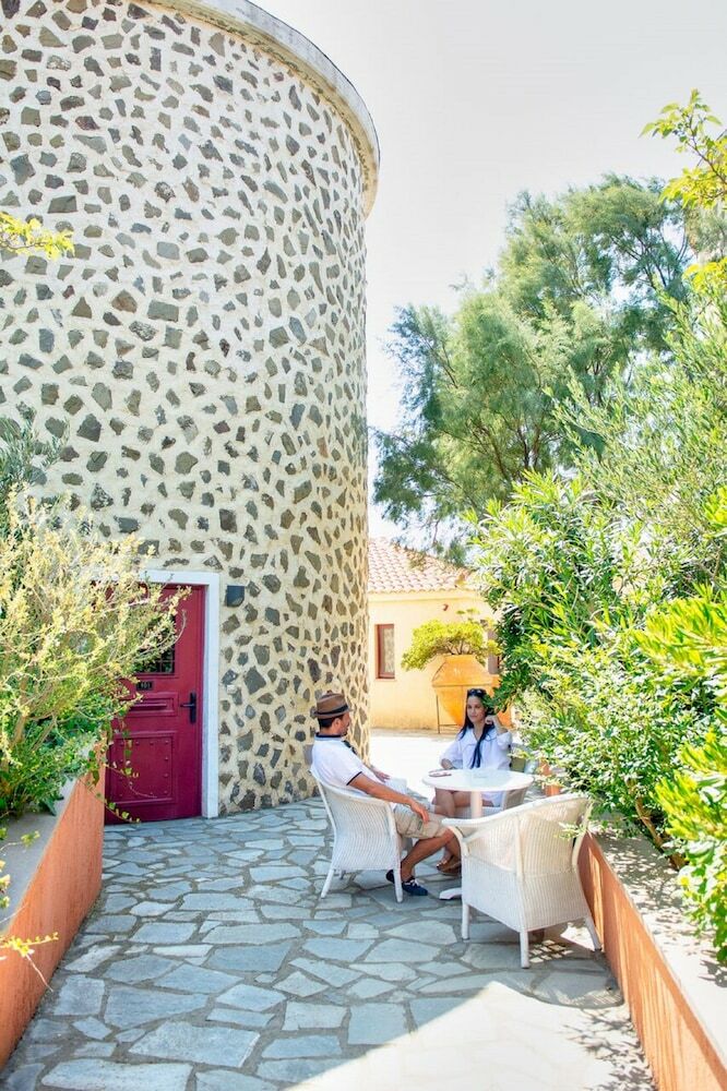 Varos Village Traditional Hotel