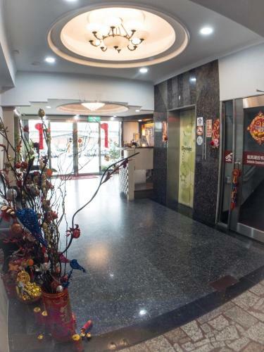Chang Ti Metropolis Commercial Hotel