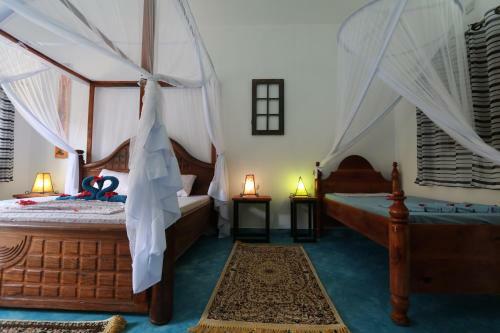 Hotel Salama & Mbuyuni Bungalows